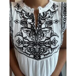 Women's Fab’rik Sleeveless Top Medium